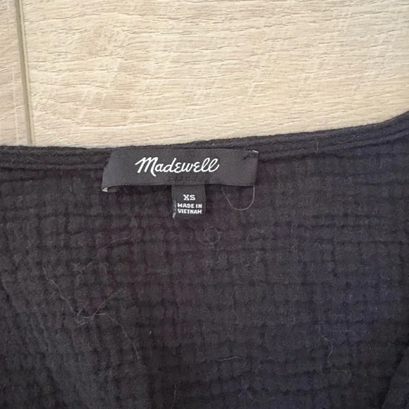 Madewell Julienne smocked Black Textured V-Neck Blouse - Picture 2 of 7